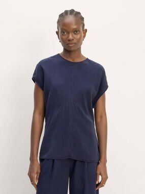 Everlane The Drape Top in Butterlite | Women's Navy Short-Sleeve Crewneck Top